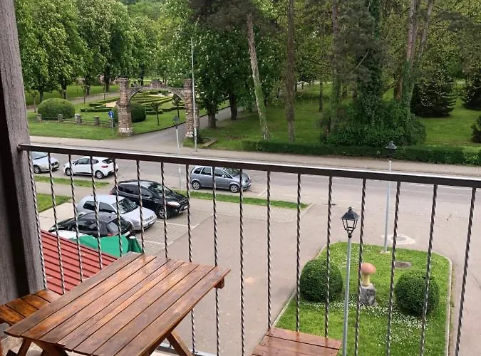 Koviljaca Park アパート